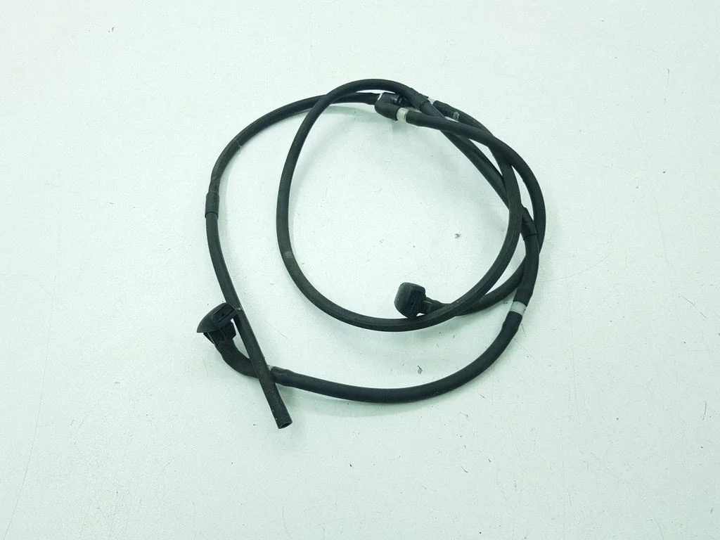 Windshield washer spray nozzle