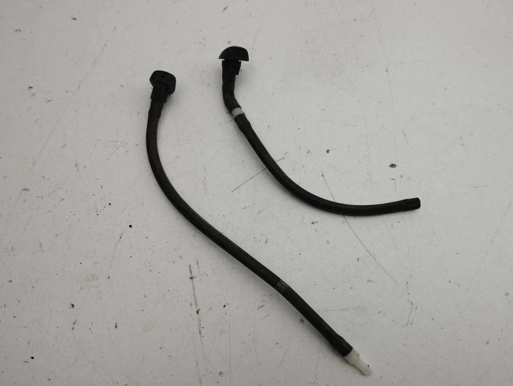 Windshield washer spray nozzle