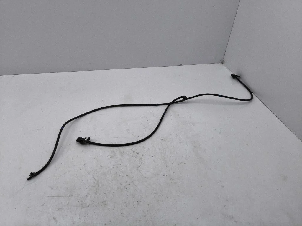 Windshield washer spray nozzle