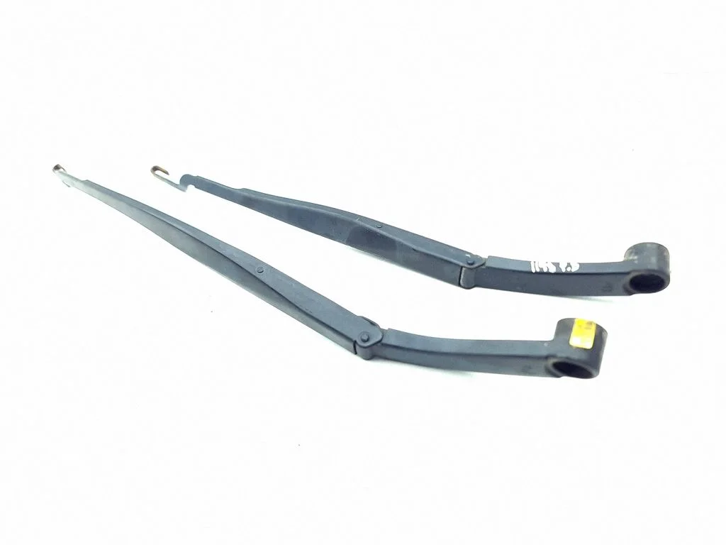 Windshield/front glass wiper blade
