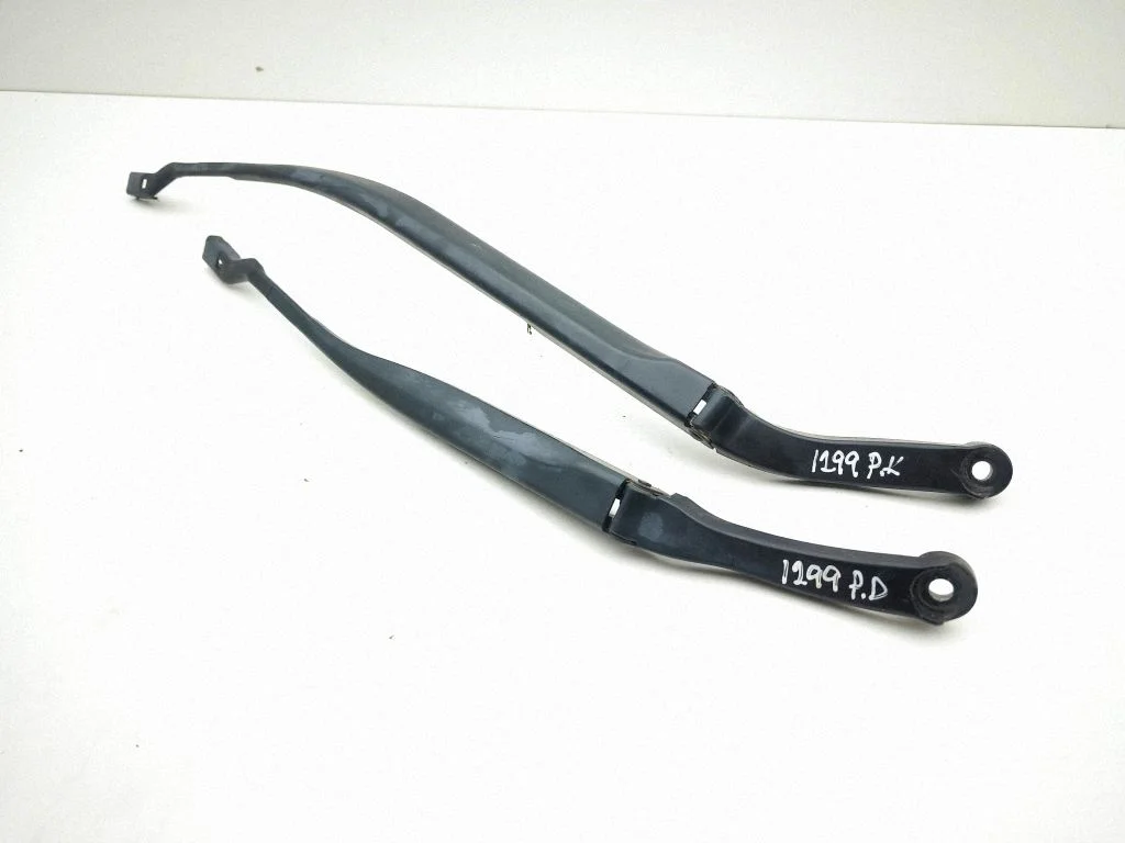 Windshield/front glass wiper blade 670007622