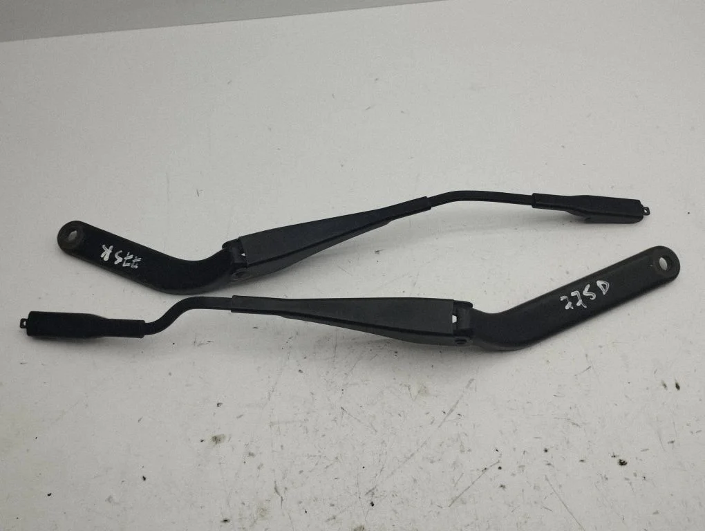 Windshield/front glass wiper blade 9806443
