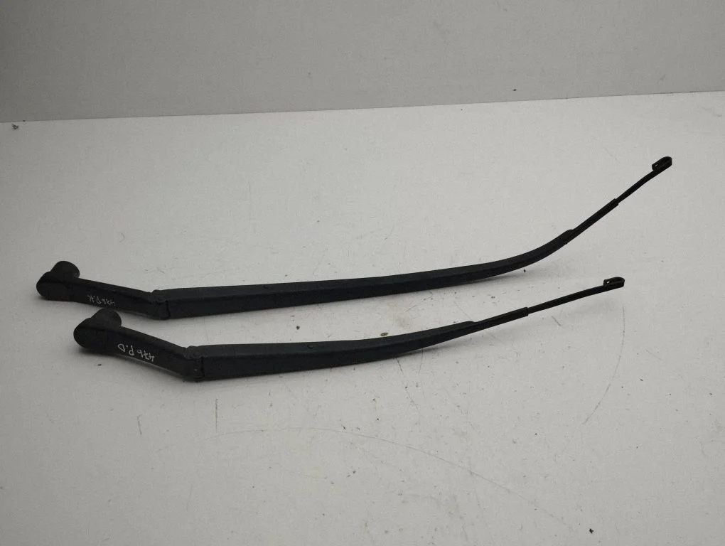 Windshield/front glass wiper blade 7470