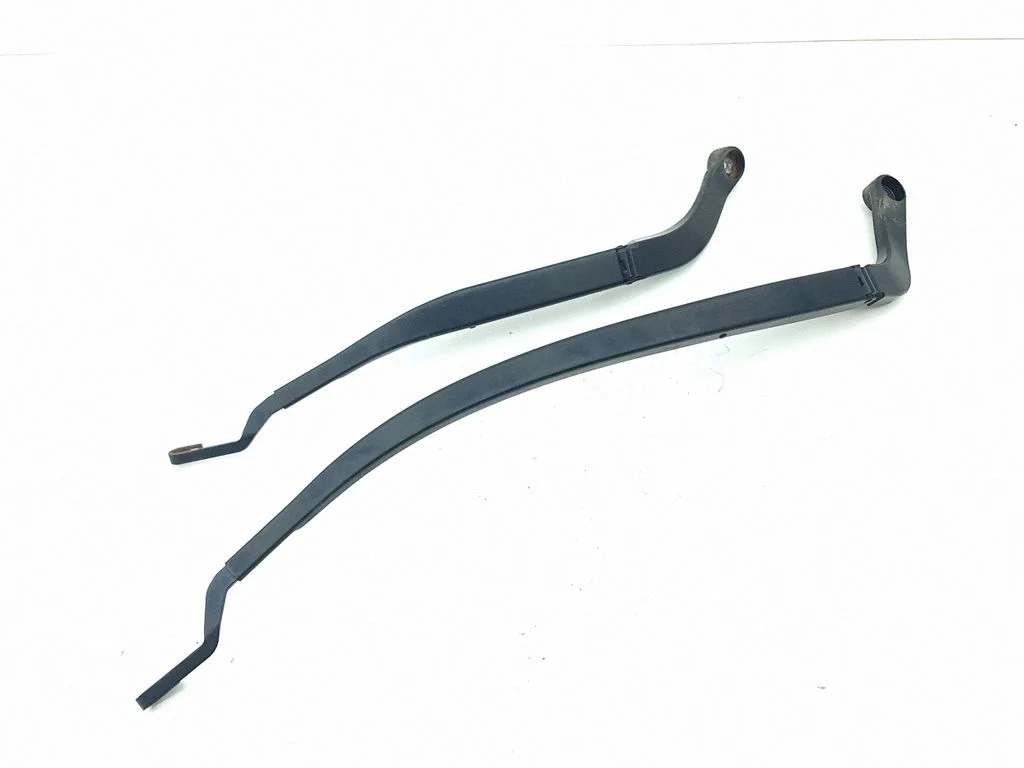 Windshield/front glass wiper blade
