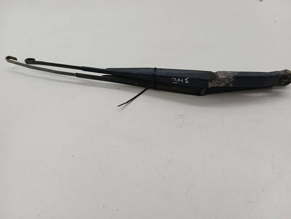 Windshield/front glass wiper blade