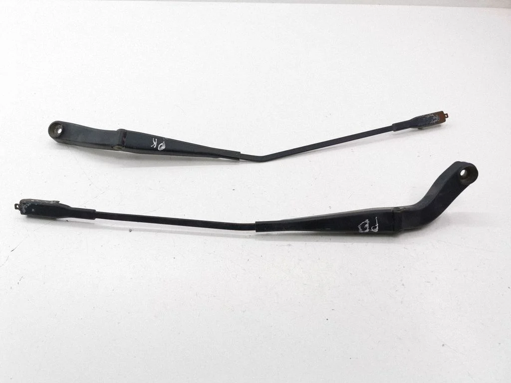 Windshield/front glass wiper blade A1698200240