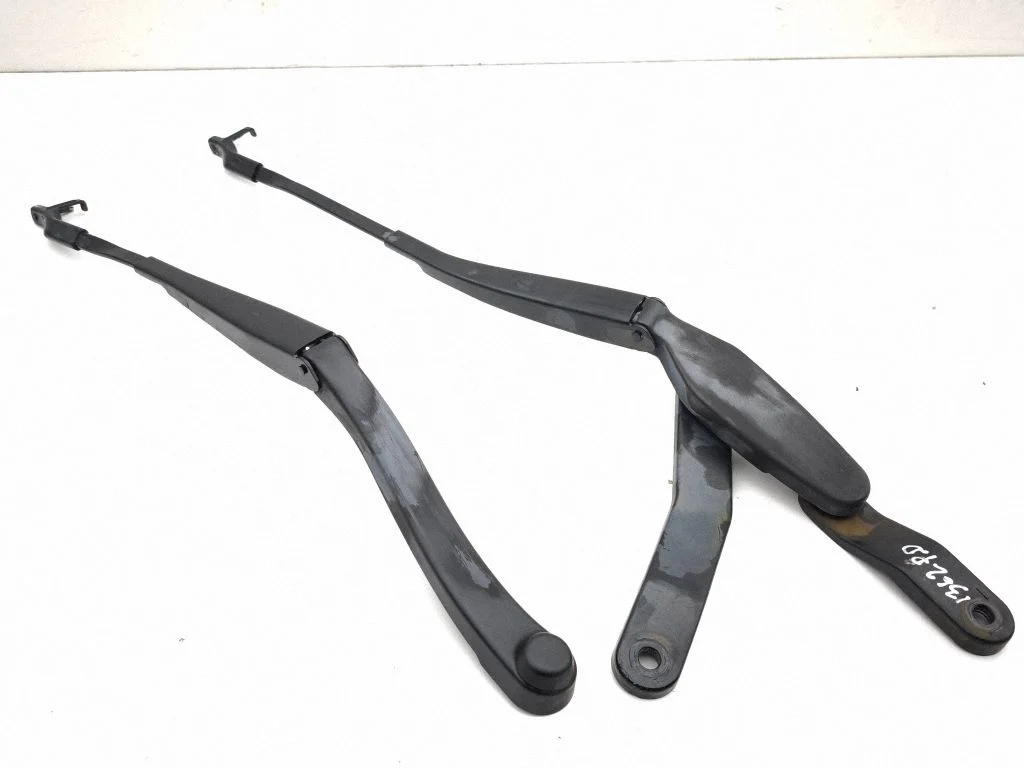 Front wiper blade arm A2188200044