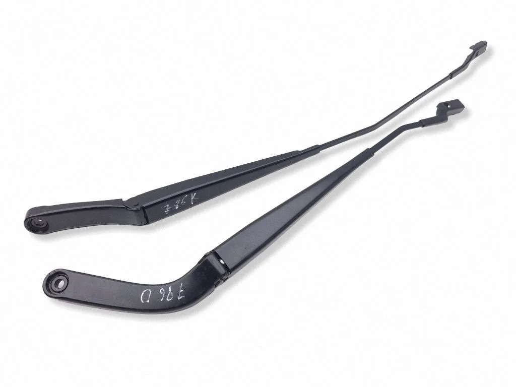 Front wiper blade arm 97036203