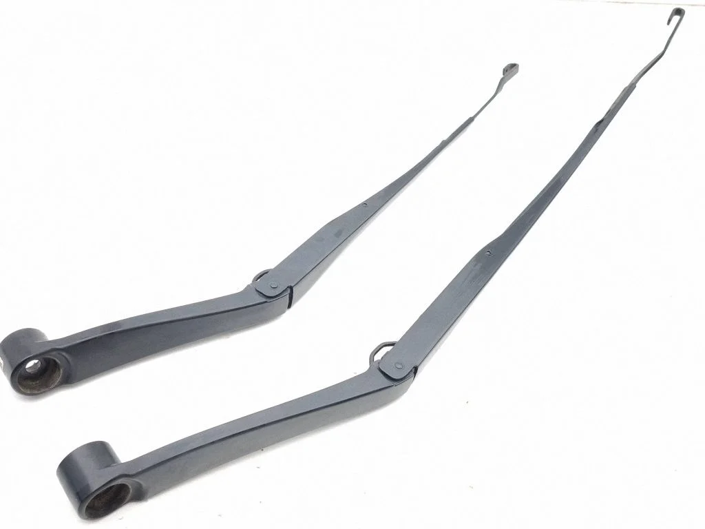 Front wiper blade arm 26352