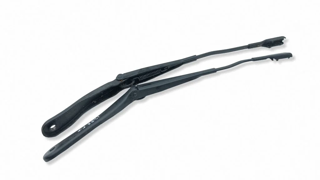Front wiper blade arm