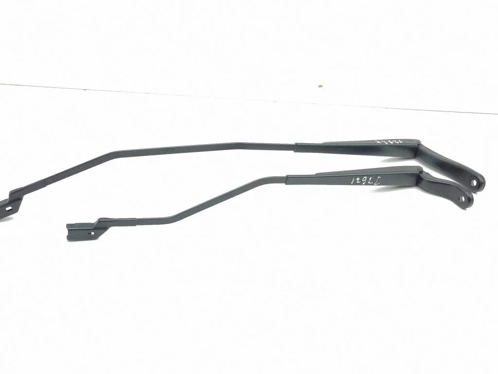 Front wiper blade arm