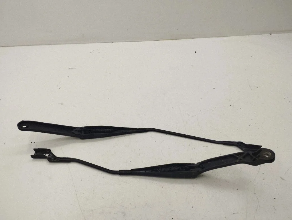 Front wiper blade arm 8V4117526BC