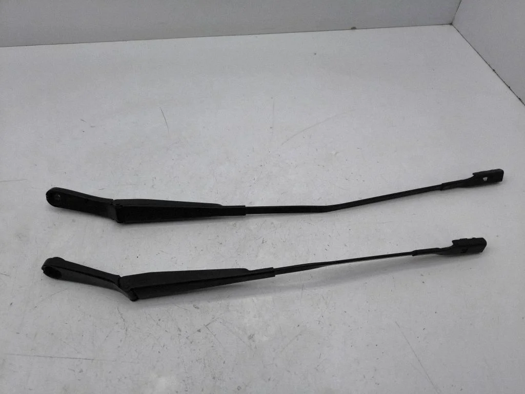 Priekšējā stikla tīrītāja svira 4G2955408D