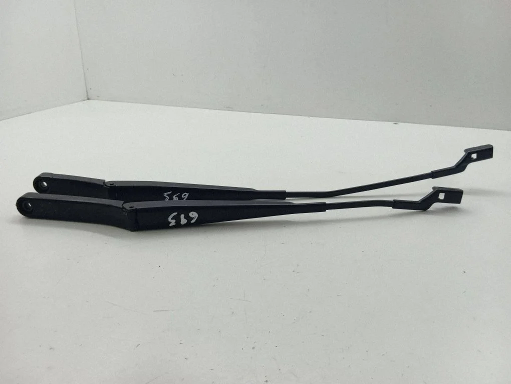 Front wiper blade arm 3G2955409
