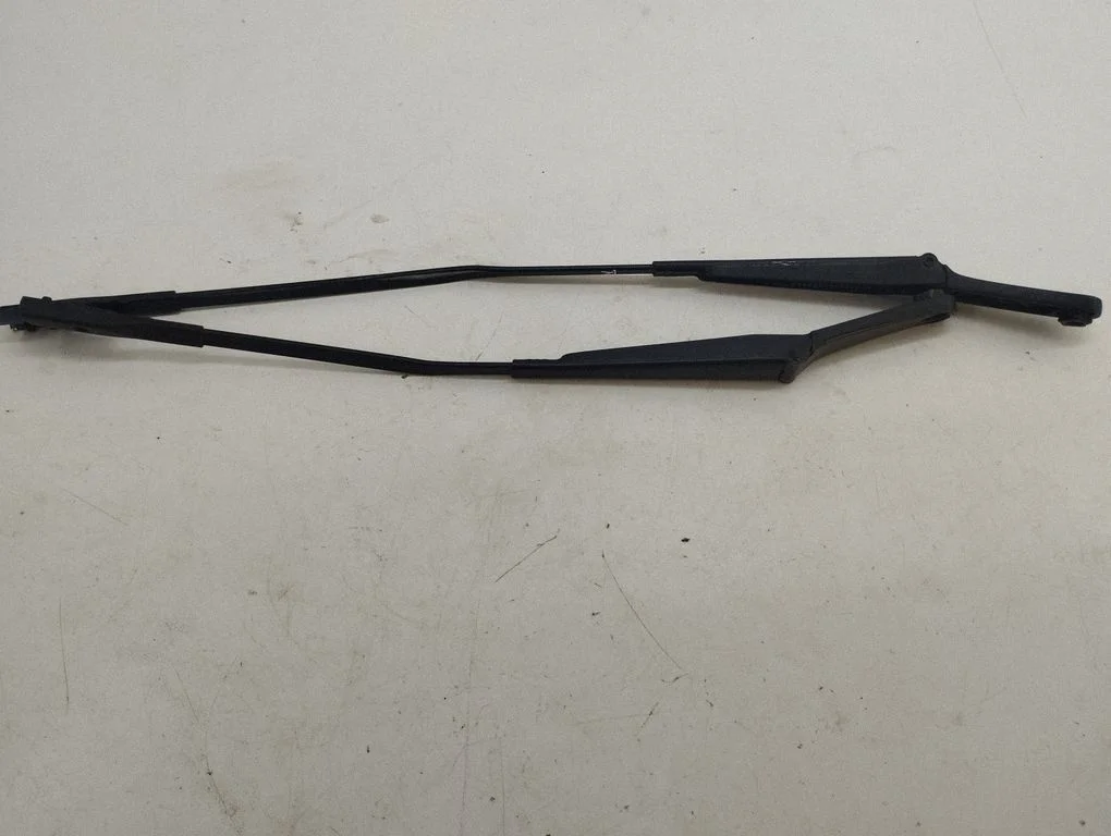 Front wiper blade arm 4G2955408B