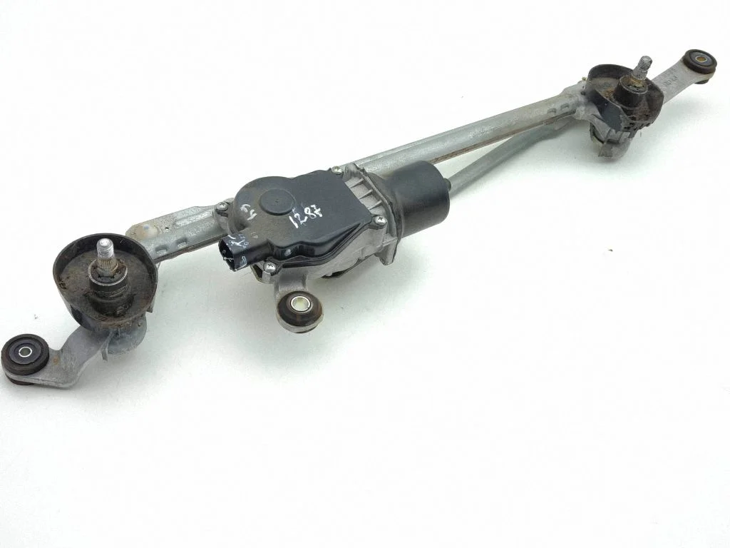 Mechanizm wycieraczek z silniczkiem – Nissan Navara D23 (2015-)