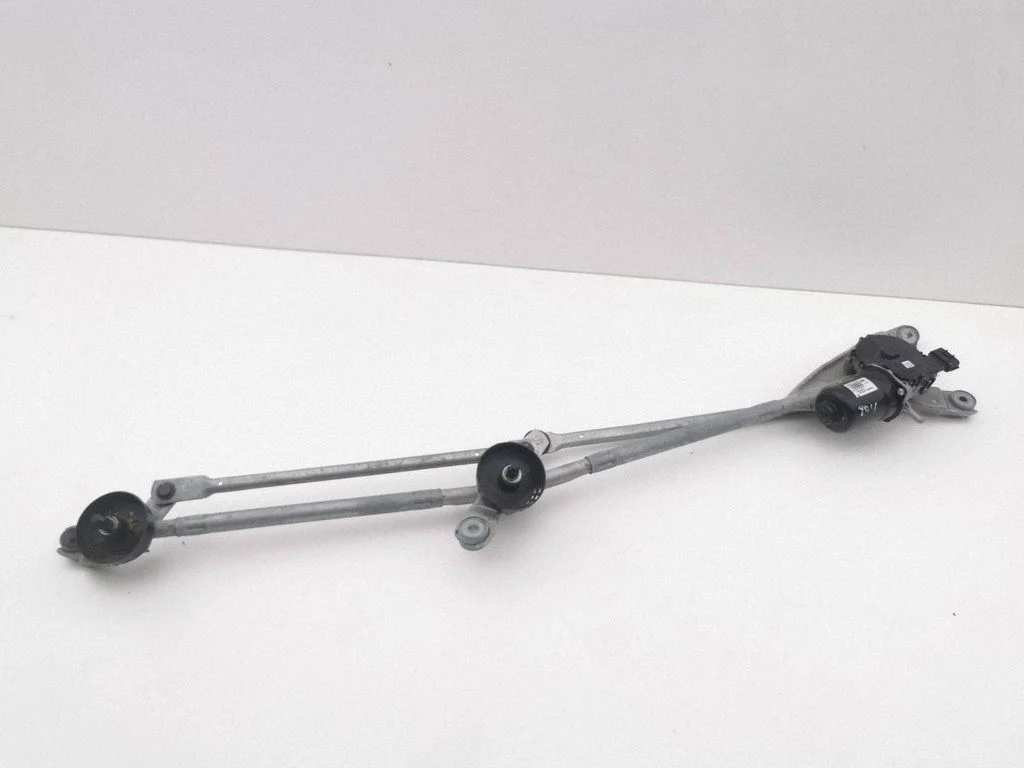 Front wiper linkage and motor W147043