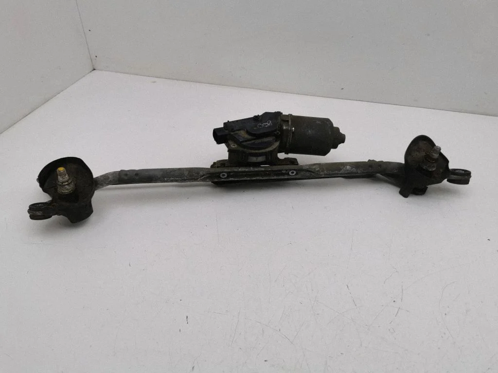 Front wiper linkage and motor – Lexus IS 220D-250-350 (2006-2013)