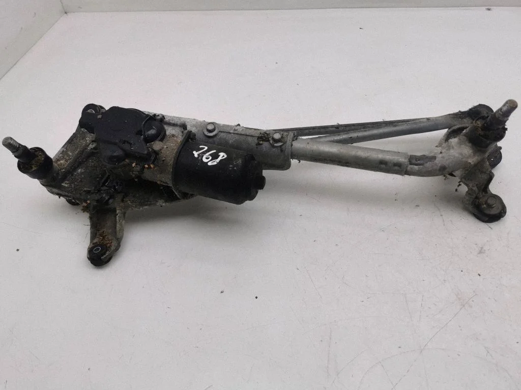 Front wiper linkage and motor 8826B086