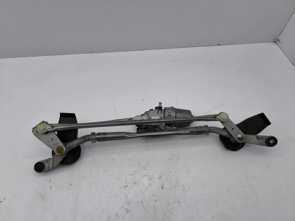 Front wiper linkage and motor K12367340