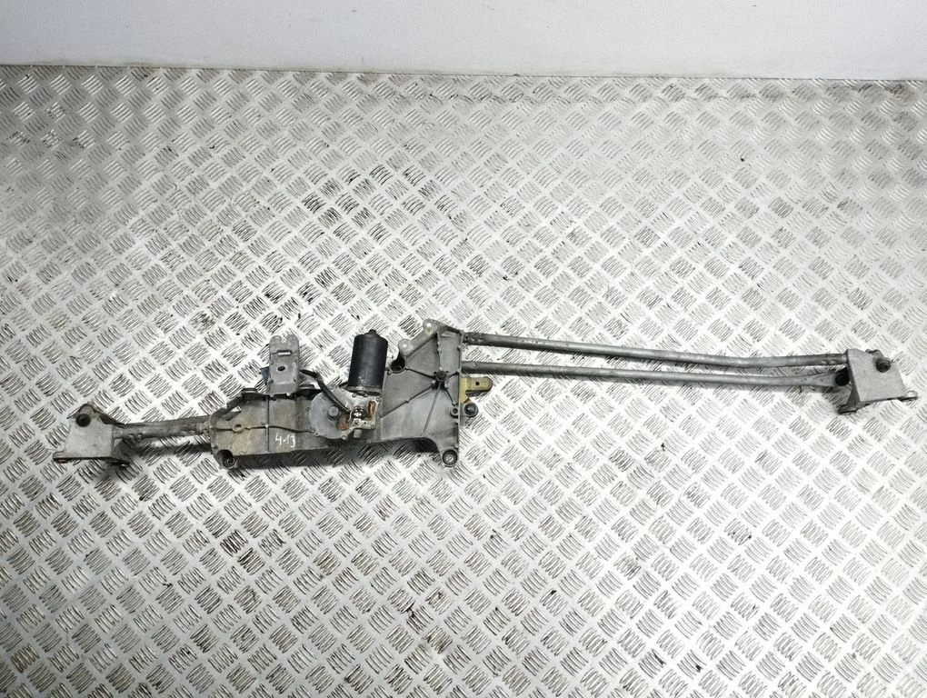 Front wiper linkage and motor