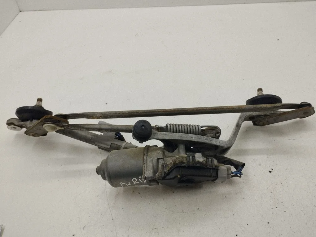 Mechanizm wycieraczek z silniczkiem – Toyota Auris 150 (2006-2012)