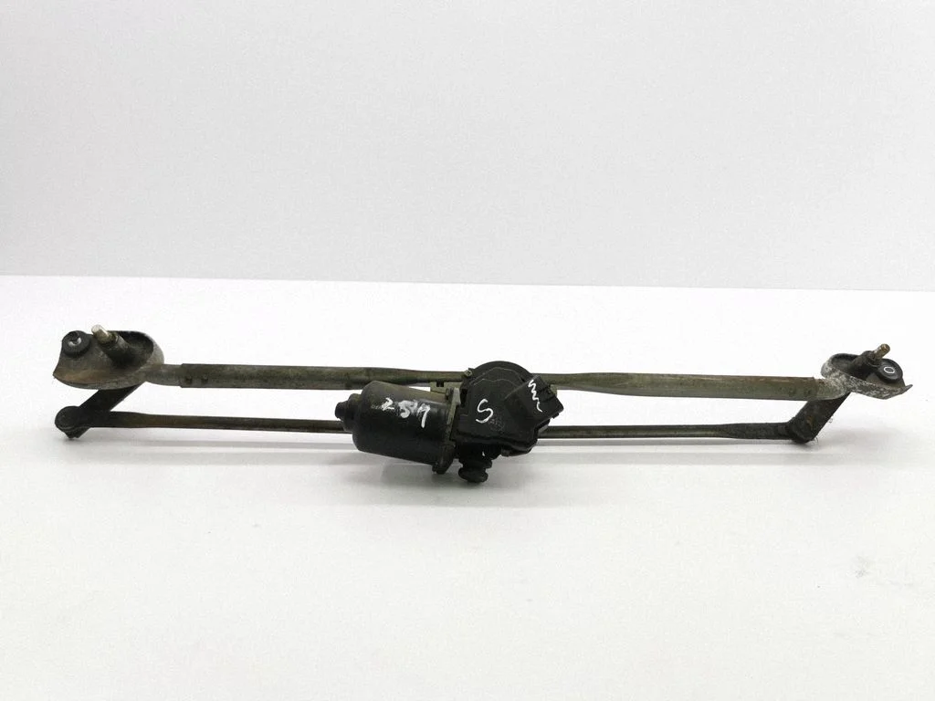 Front wiper linkage and motor
