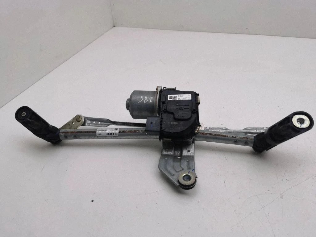Front wiper linkage and motor 5FC955113
