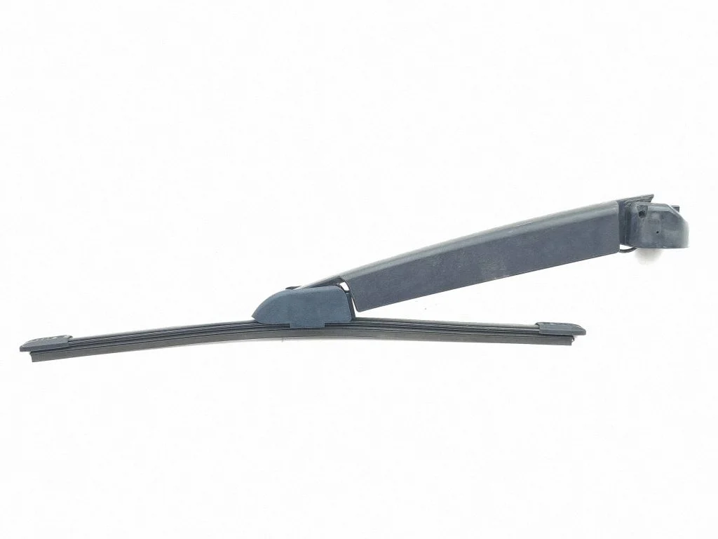 Rear wiper blade