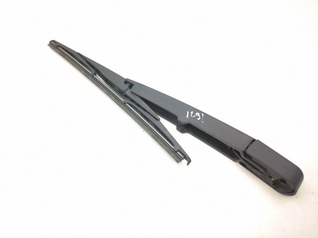 Rear wiper blade