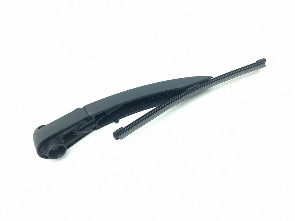 Rear wiper blade