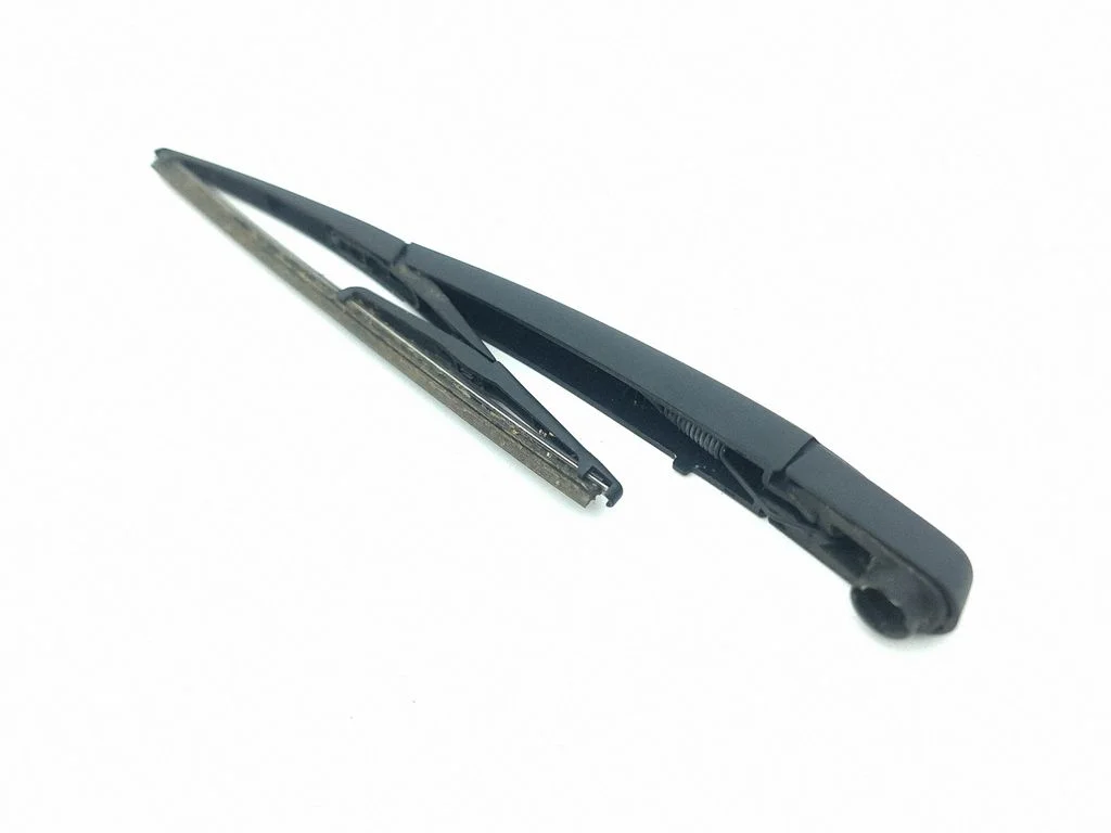 Rear wiper blade