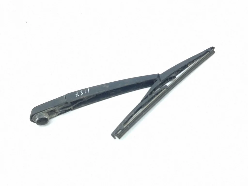 Rear wiper blade