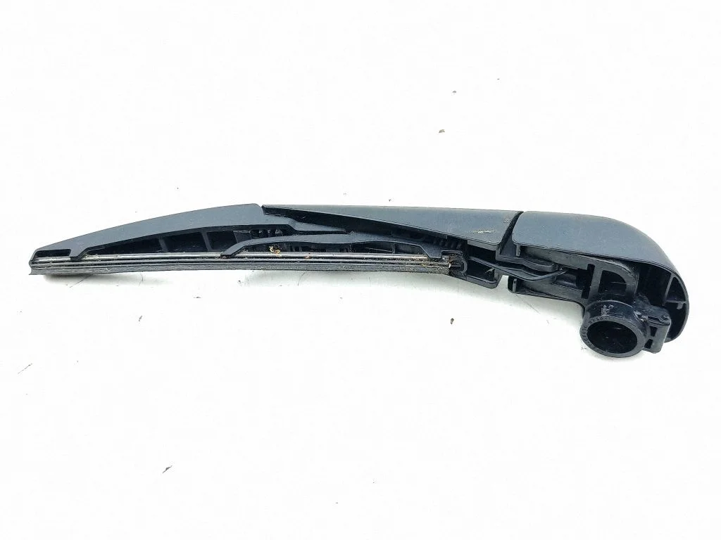 Rear wiper blade 83801