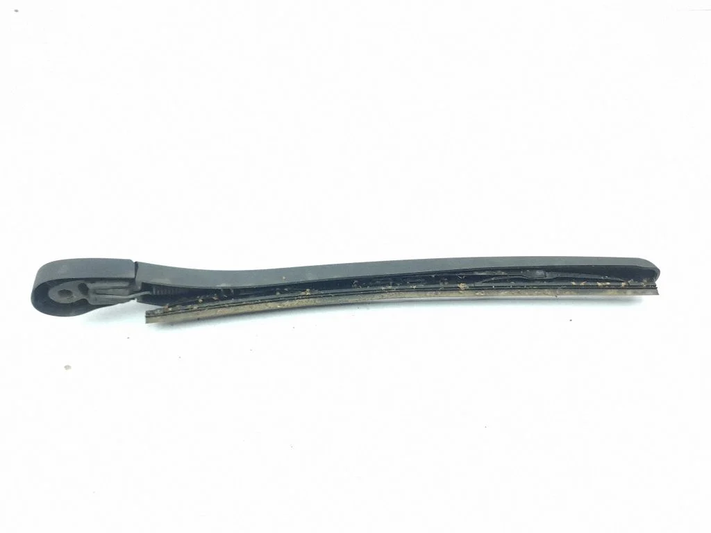 Rear wiper blade