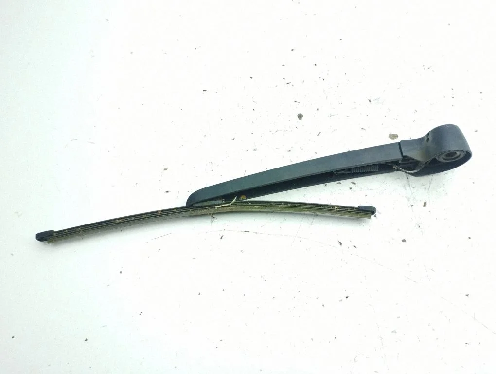 Rear wiper blade