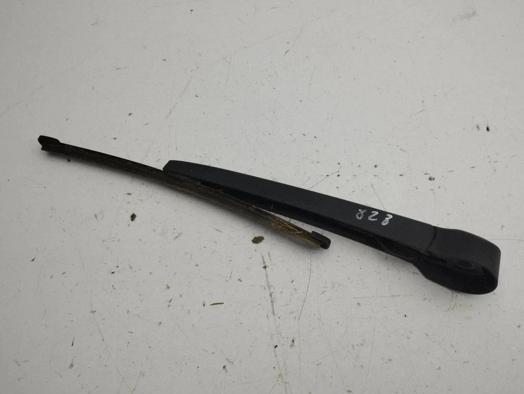 Rear wiper blade