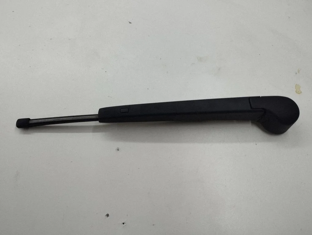 Rear wiper blade