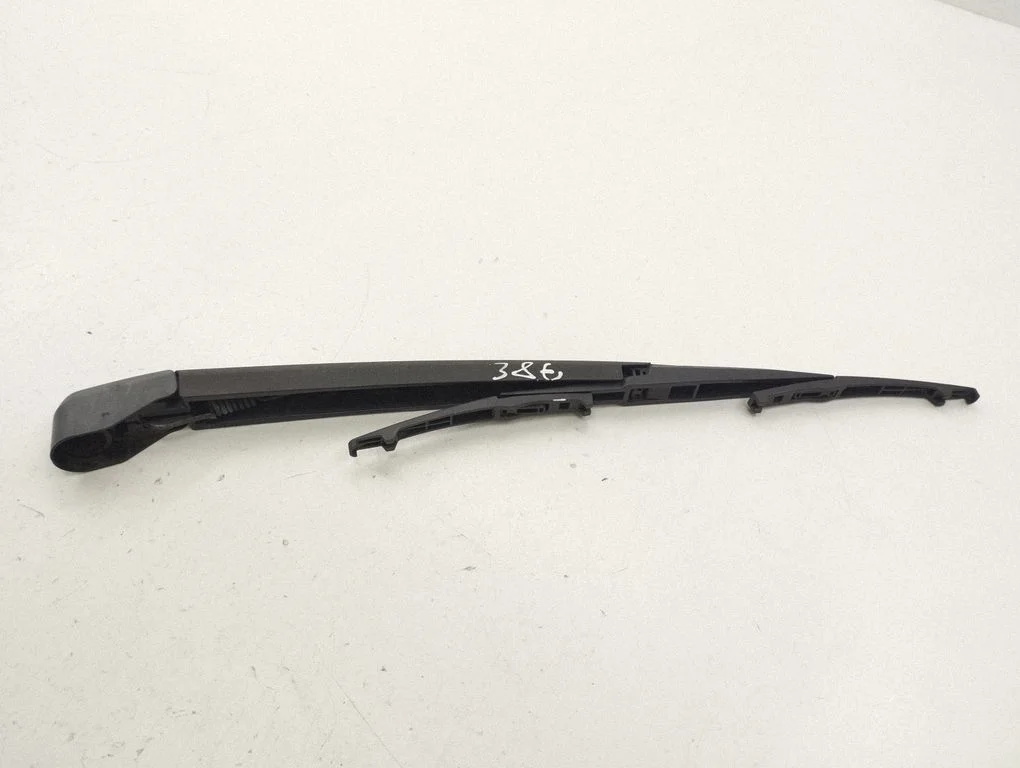 Rear wiper blade