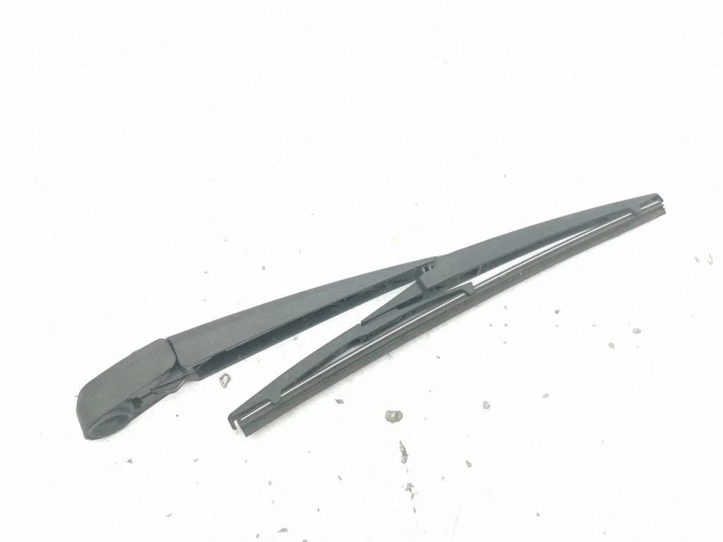 Rear wiper blade arm – Suzuki Grand Vitara II (2006-2016)