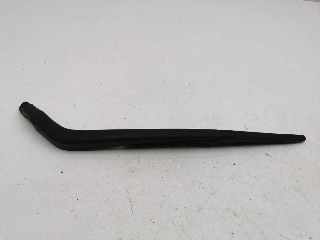 Ramię wycieraczki tylnej – Toyota Yaris (2006-2011)