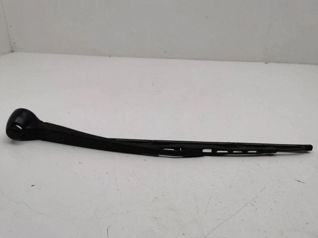 Rear wiper blade arm – Volkswagen Golf IV (1998-2005)