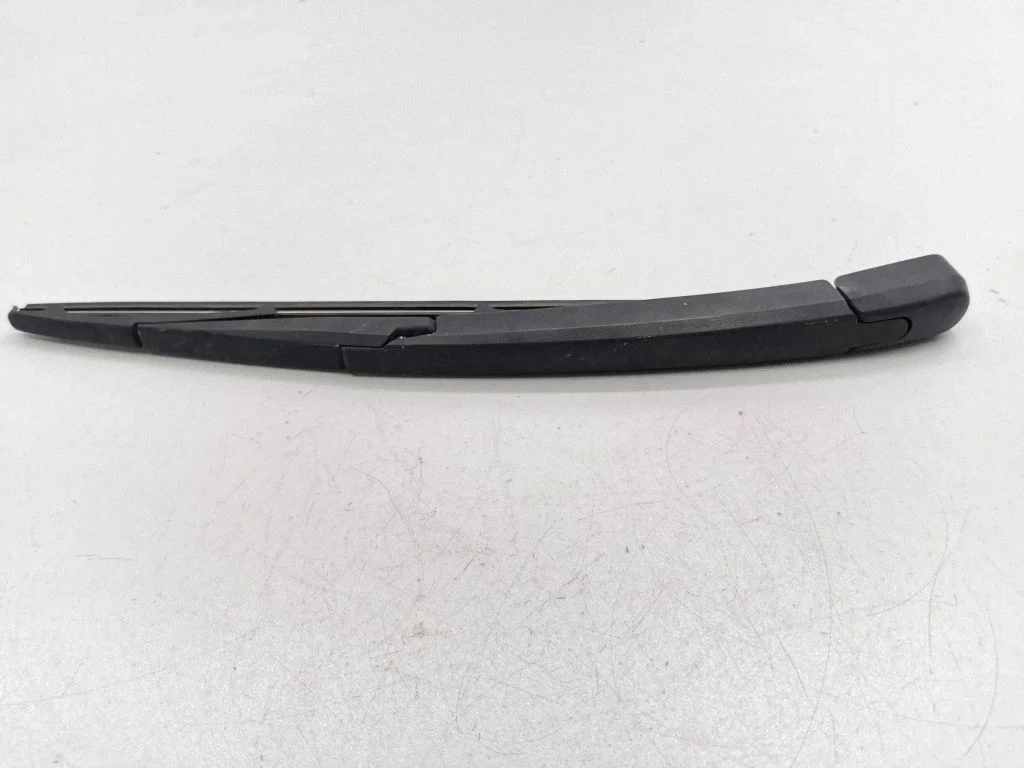 Tagaklaasi kojamehe kang – Toyota Corolla Verso AR10 (2004-2009)