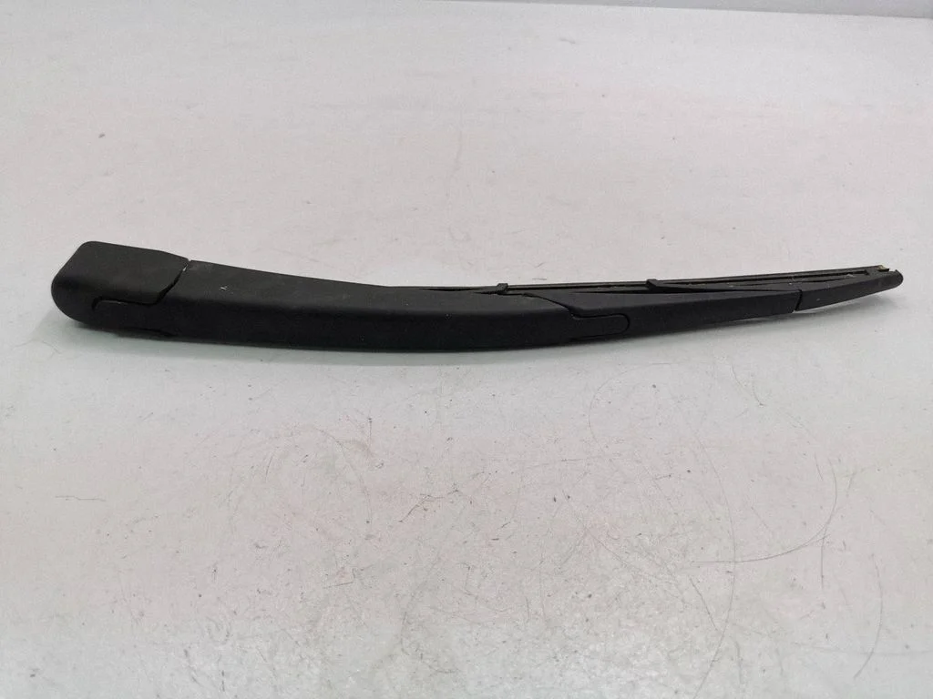 Rear wiper blade arm – Ford Kuga I (2008-2012)