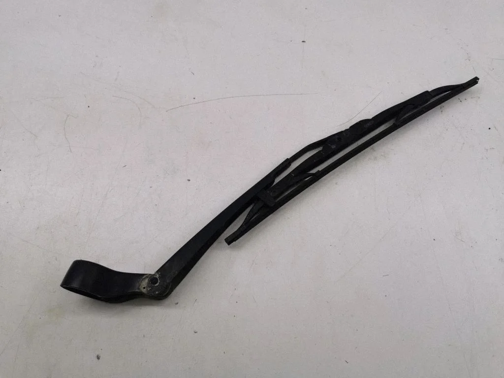 Aizmugurējā stikla tīrītāja svira 7068076