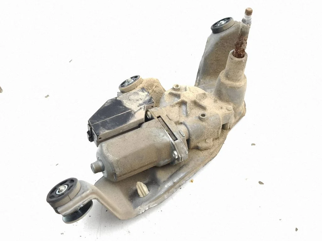 Aizmugurējā stikla tīrītāja motoriņš 8513047080