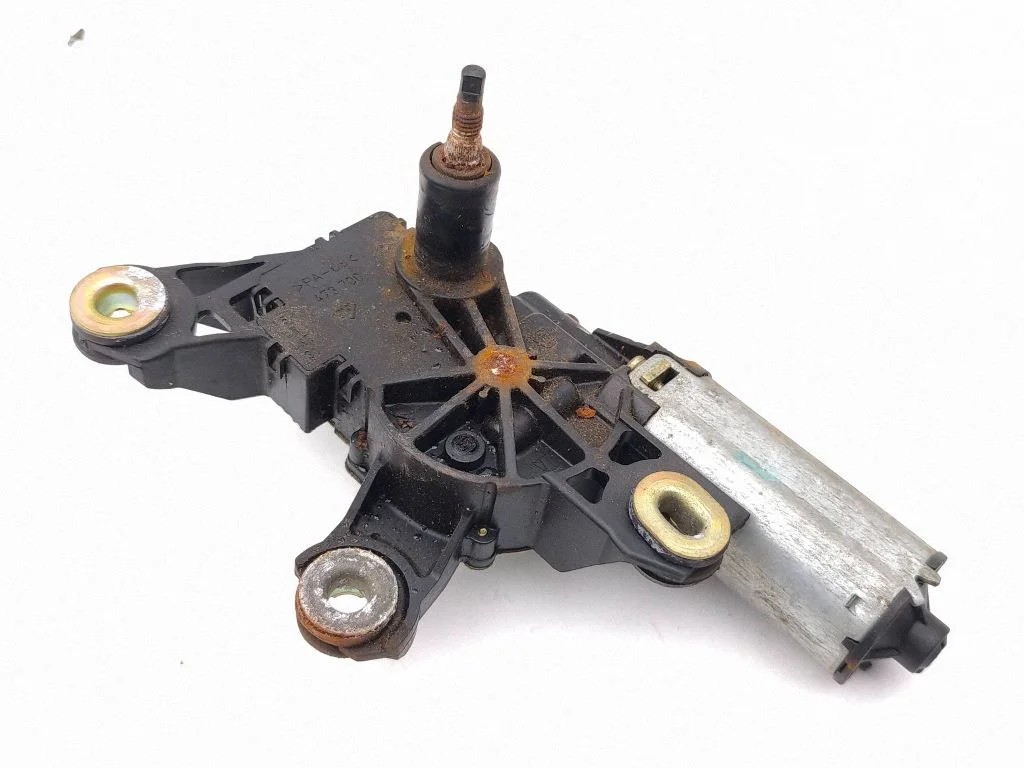 Aizmugurējā stikla tīrītāja motoriņš 8L0955711B