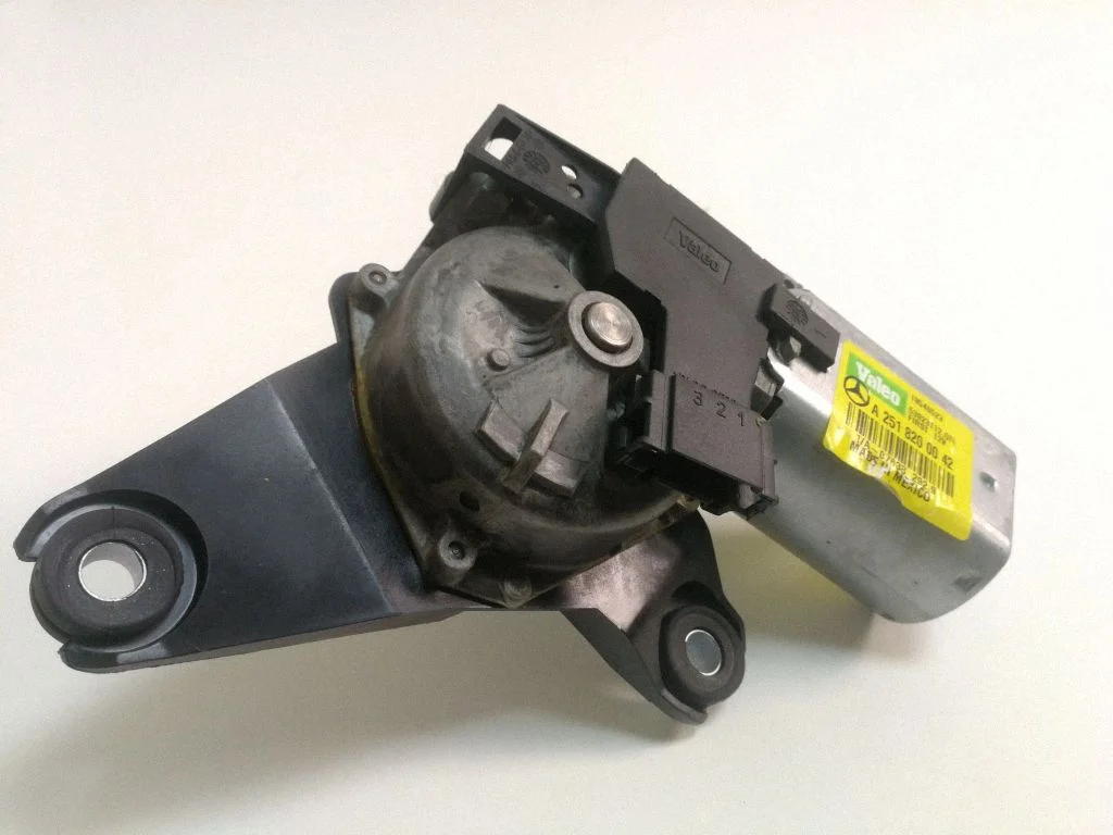 Rear window wiper motor – Mercedes-Benz ML-Class W164 (2005-2011)