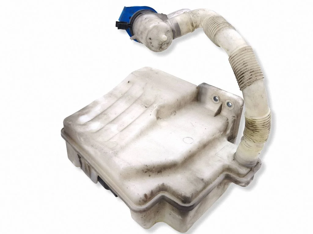 Windshield washer fluid reservoir/tank – Volkswagen Golf Plus (2005-2013)
