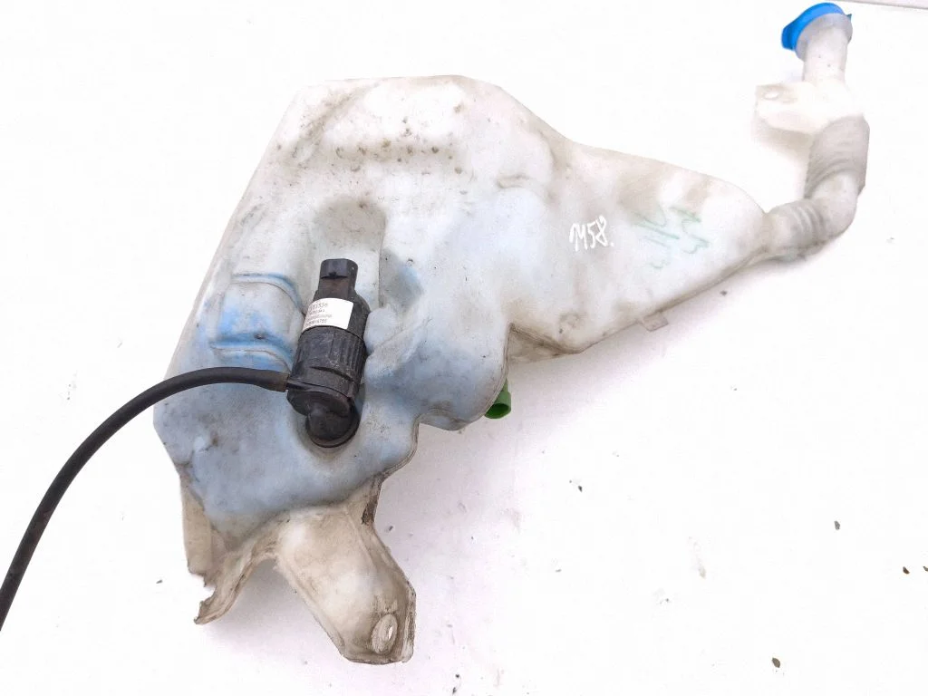 Windshield washer fluid reservoir/tank 102370600B